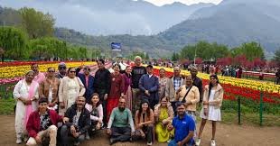  4N-5D Kashmir Family Tour Package